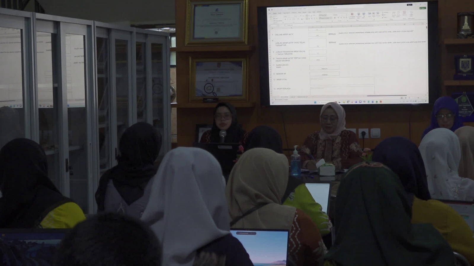 Hadapi Penilaian Kearsipan Provinsi, Dispersip Tabalong Bina Pengelola Arsip SKPD