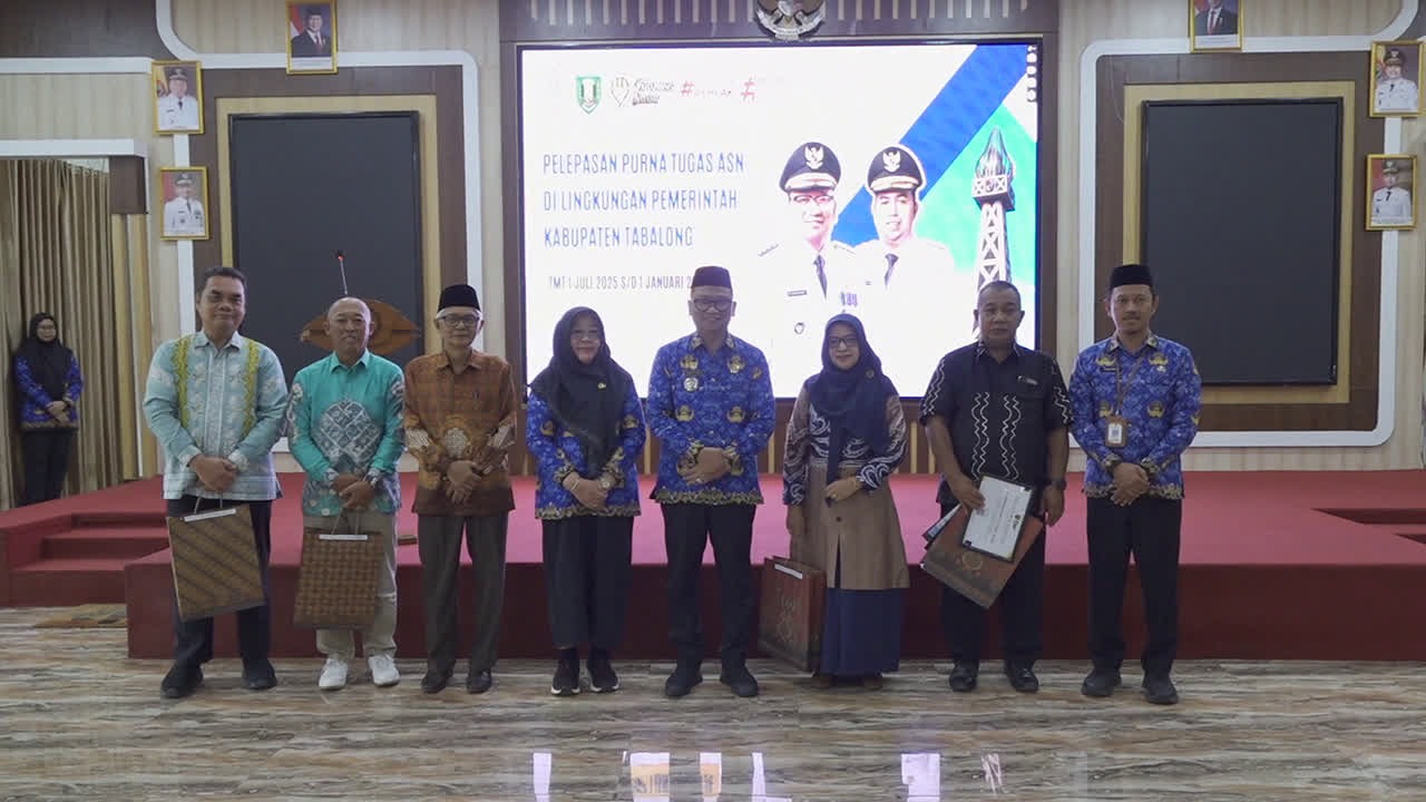 Pemkab Tabalong Beri Penghargaan untuk 76 ASN yang Menuntaskan Pengabdian