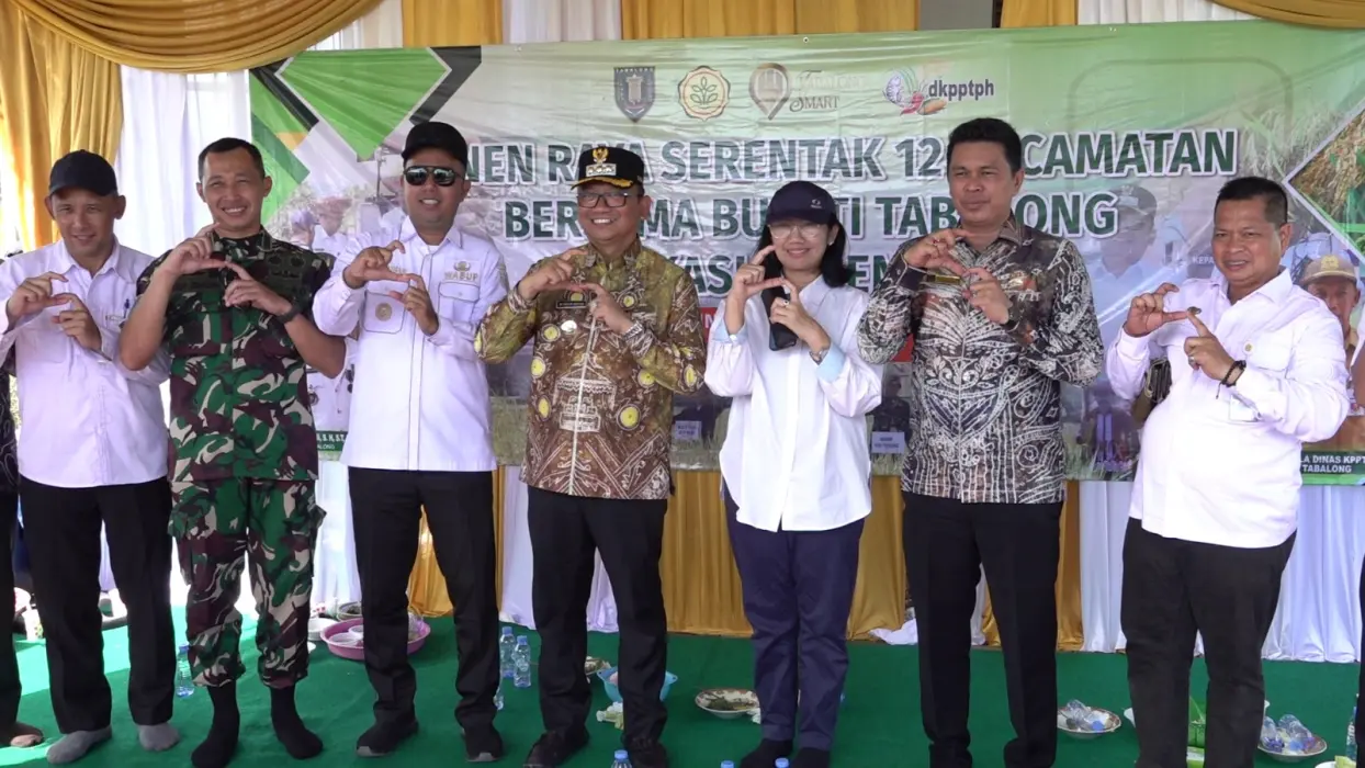 Pemerintah Pusat & Kalsel Apresiasi Panen Raya Tabalong, Serahkan Bantuan Rp27,8 Miliar