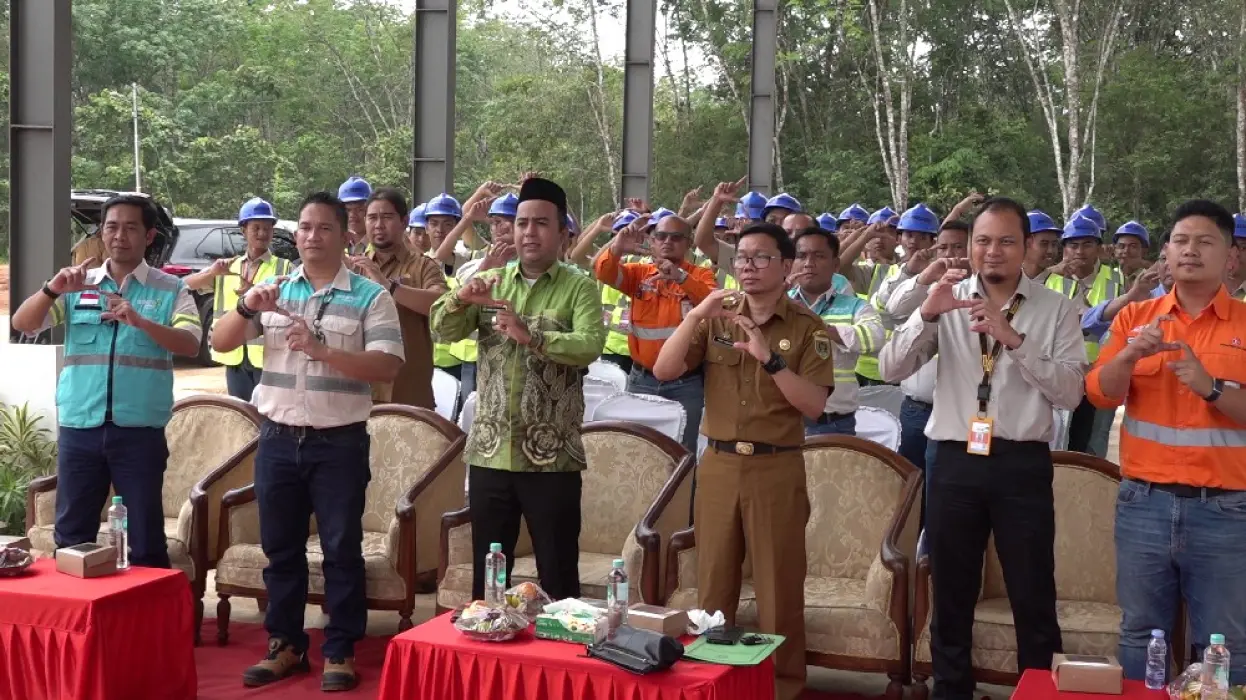 Penutupan Pelatihan Operator Alat Berat, Wabup Ajak Peserta Siap Bersaing di Dunia Kerja