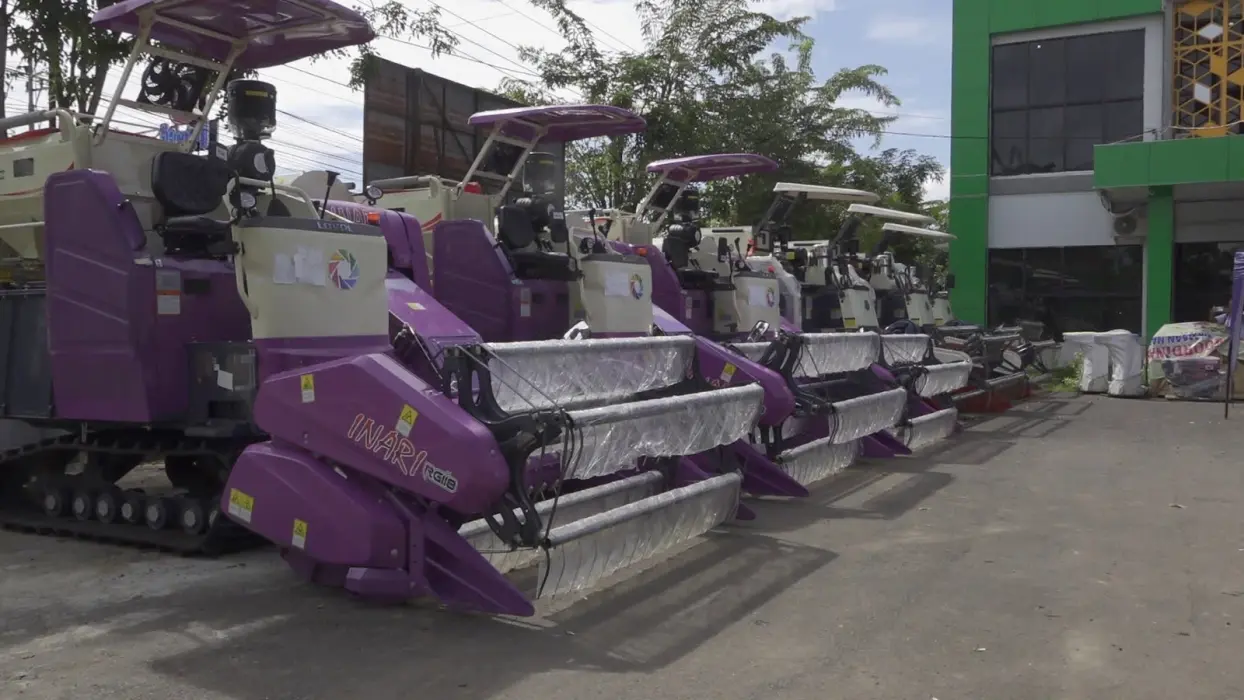 Tingkatkan Produktivitas Pertanian, Bupati Tabalong Serahkan Puluhan Alsintan